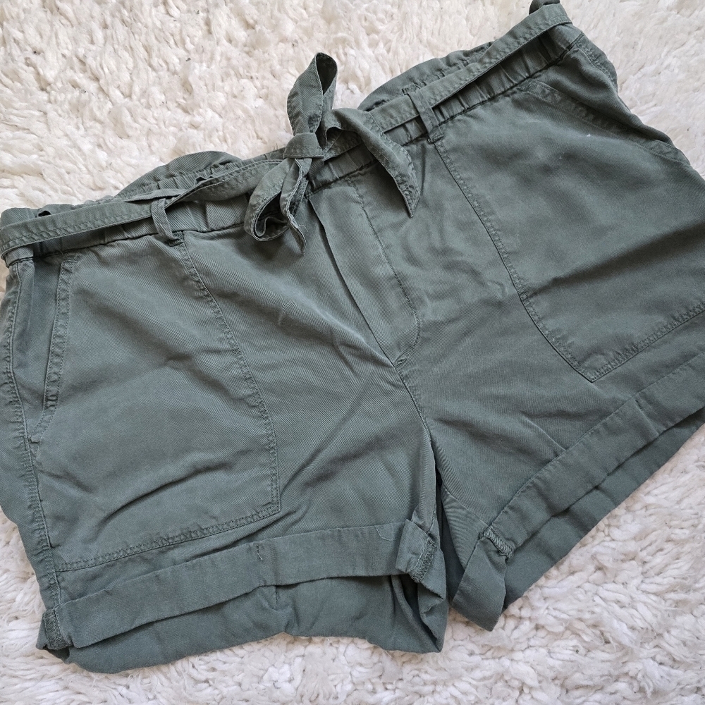 Aerie Women's Green Flowy Shorts - Picture 2 of 8